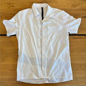 Men's Lululemon White Button Up Short Sleeve Shirt